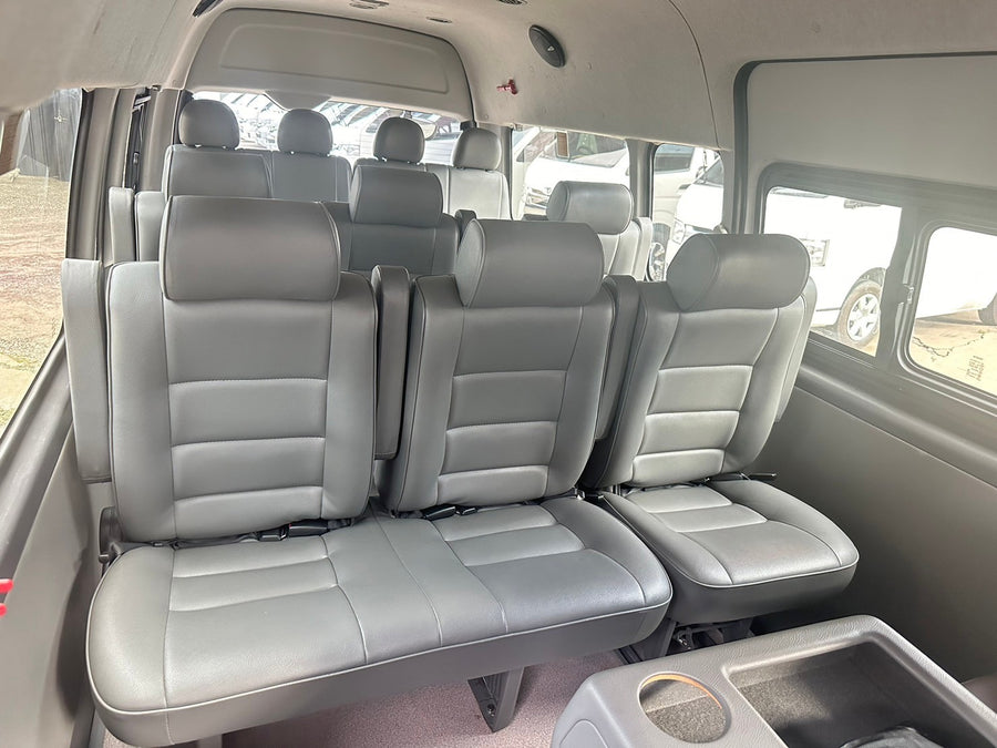 Toyota Commuter 3.0 Auto 2019 ราคา 859,000  ฮฐ 2499