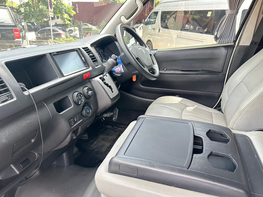 Toyota Commuter 3.0 AUTO 2019 ฮอ6883